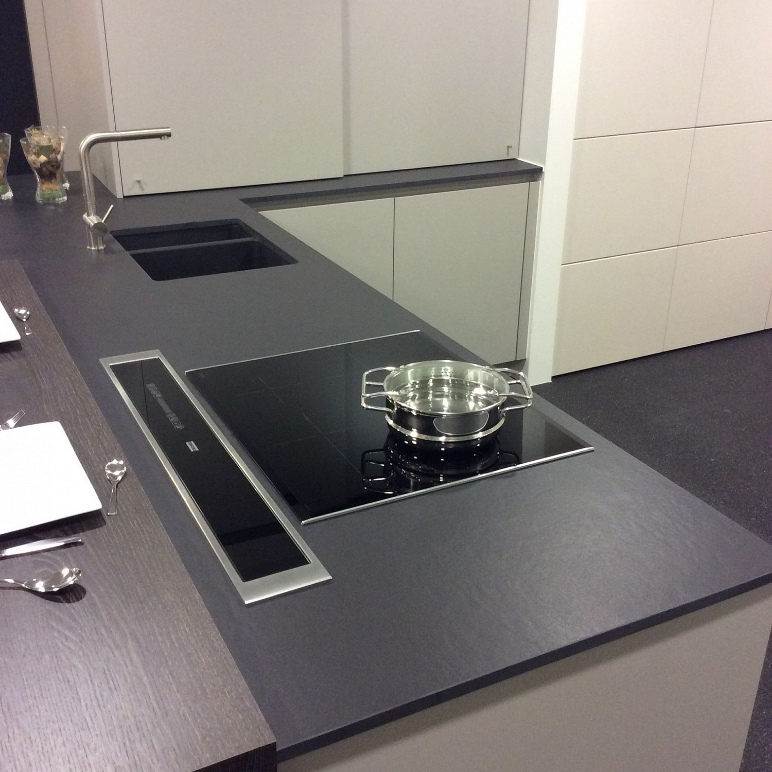 Dekton Sirius