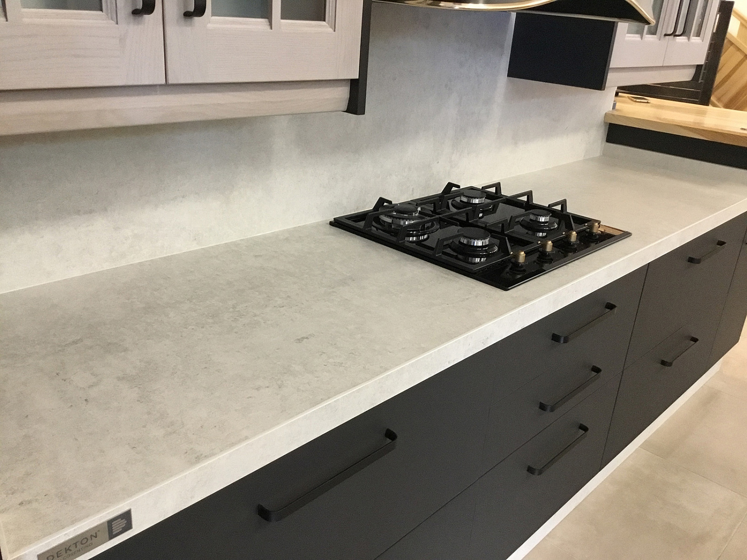 Dekton LUNAR