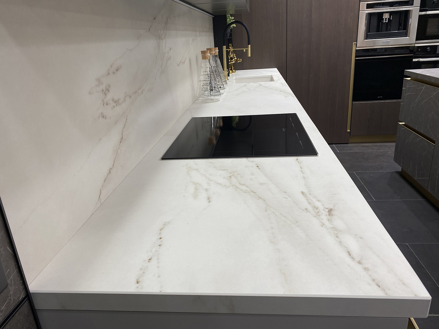 Dekton REM